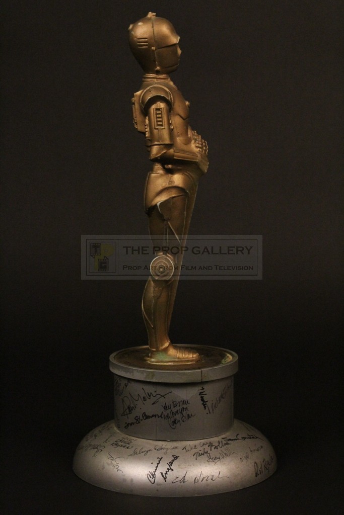 the prop gallery ilm c 3po oscar statuette presented to brian johnson