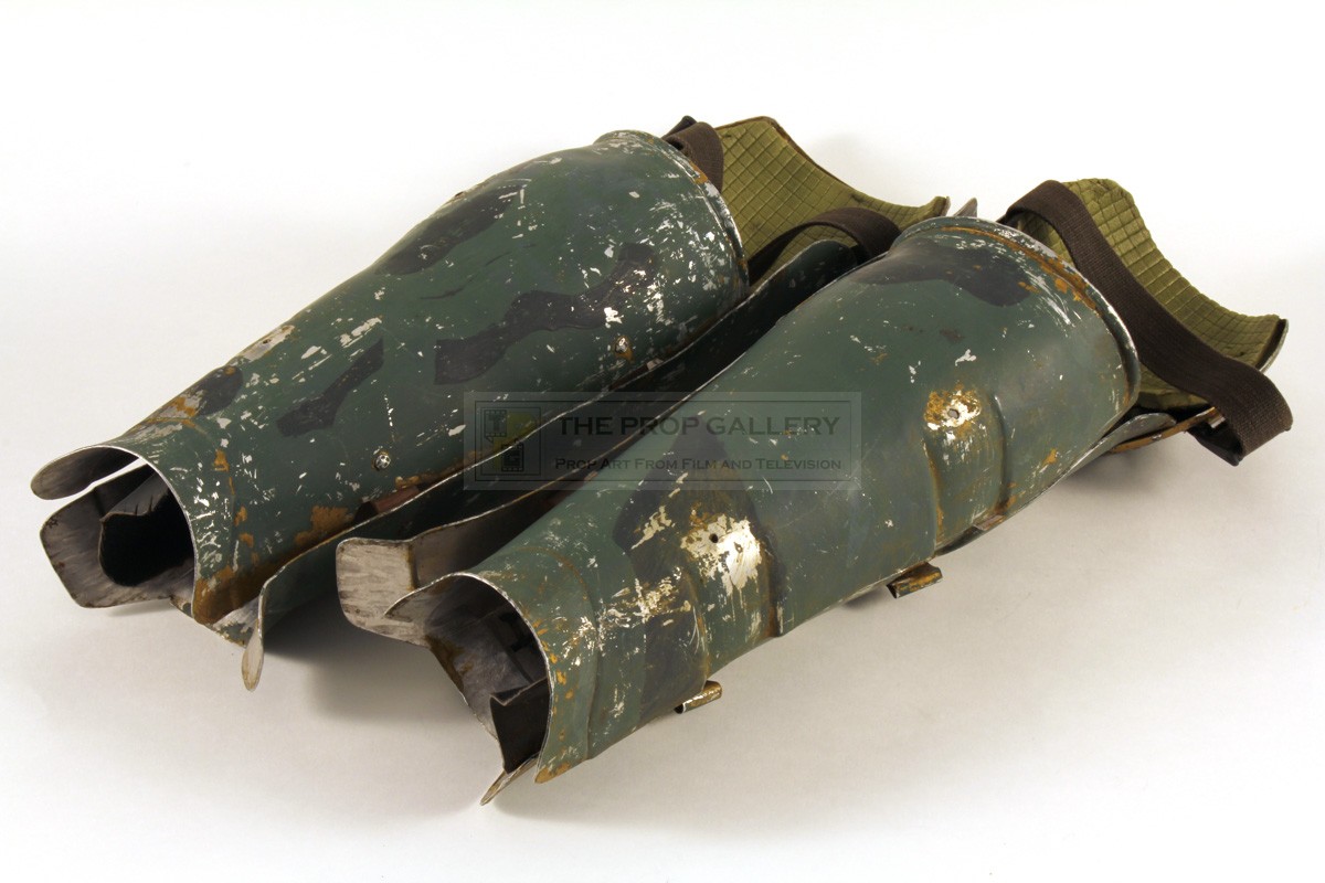 The Prop Gallery Private Crowe (Tip Tipping) USCM greaves