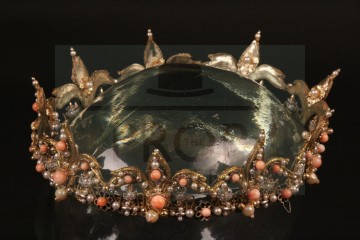 Katharine (Emma Thompson) crown 
