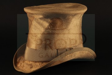 Albert Blossom (Richard Attenborough) top hat
