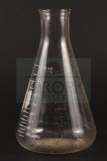 Walter White (Bryan Cranston) Erlenmeyer flask - Pilot