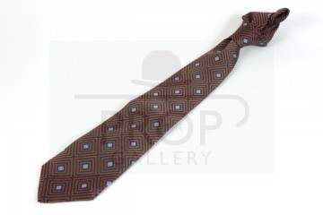 James Bond (Pierce Brosnan) tie