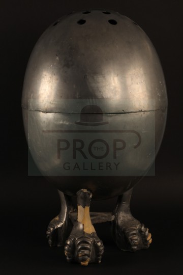 Oversized pepper pot