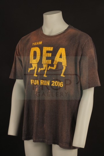Hank Schrader (Dean Norris) DEA shirt