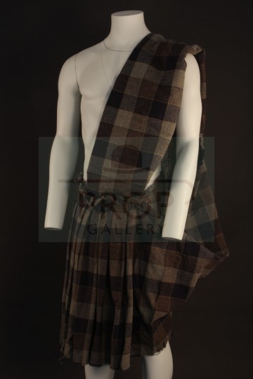 Mornay (Alun Armstrong) kilt