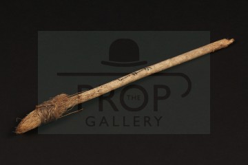 Chuck Noland (Tom Hanks) paint brush