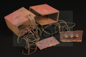 Puppet scale FAB 1 light switches