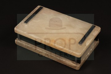 Cigarette box