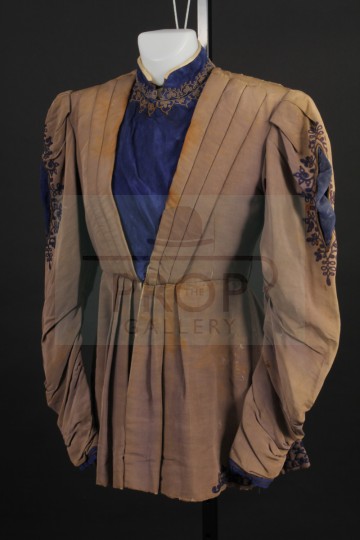 François Villon (Ronald Colman) tunic
