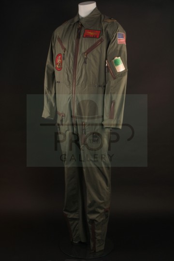 Captain Miller (Laurence Fishburne) flight suit