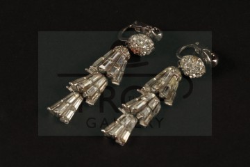 Lynn Arthur (Janet Blair) earrings - Tourist Attraction