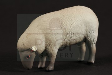 Large scale sheep miniatue