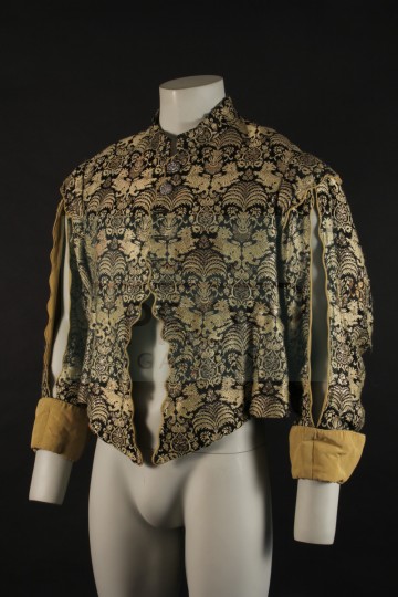 Porthos (Frank Finlay) doublet