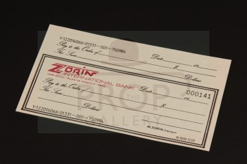 Max Zorin (Christopher Walken) cheque