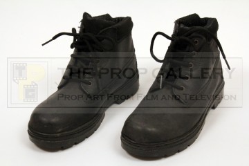 Denny Peters (Barclay Wright) boots