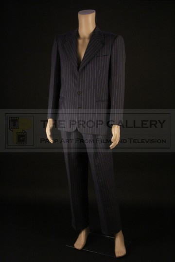 Vincent Parry (Humphrey Bogart) suit