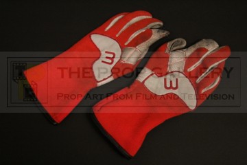 Jeff Tracy (Bill Paxton) gloves