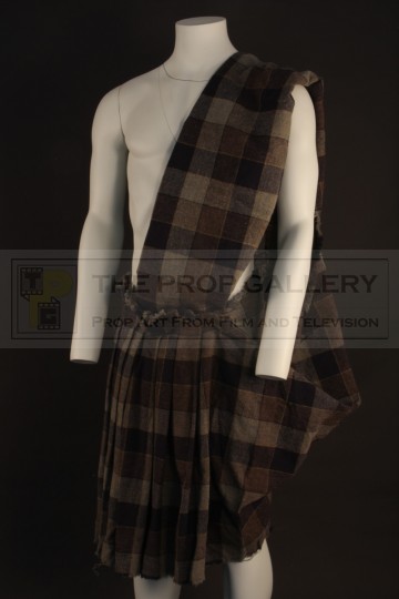 Mornay (Alun Armstrong) kilt