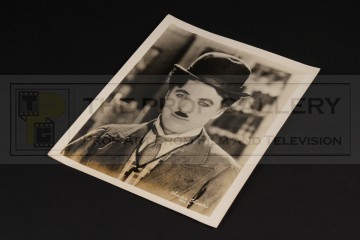 Vintage 10" x 8" publicity still - The Tramp (Charlie Chaplin) 