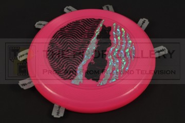 Tim (Kevin Connors) razor frisbee