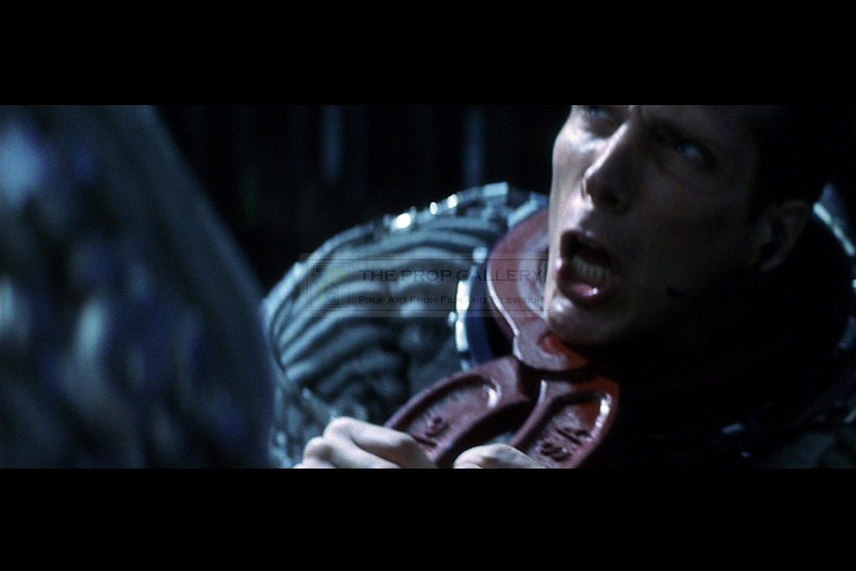 The Prop Gallery Harry Stamper (Bruce Willis) pipe tongs