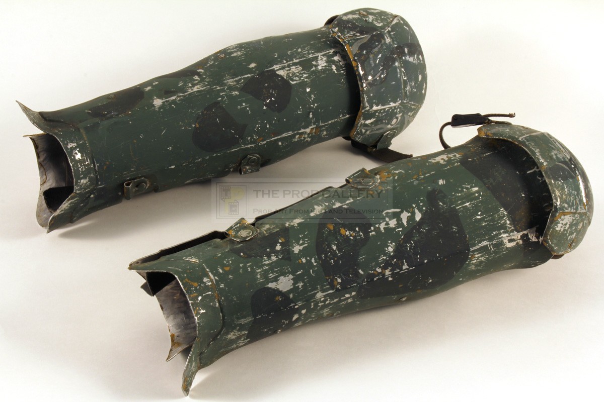 The Prop Gallery Private Crowe (Tip Tipping) USCM greaves