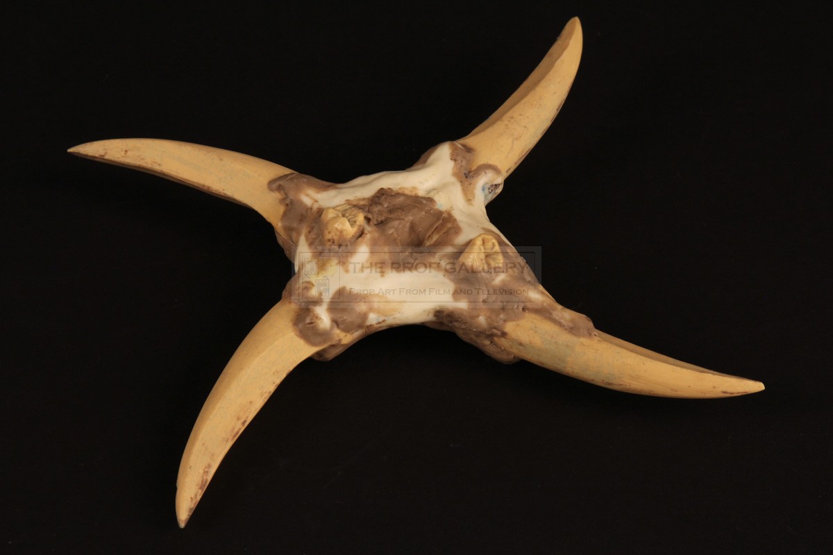 The Prop Gallery The Creeper (Jonathan Breck) throwing star master