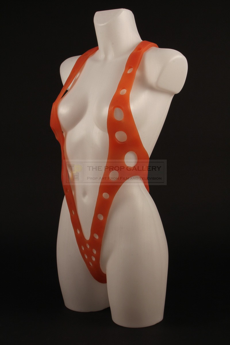 Leeloo (Milla Jovovich) suspenders. 