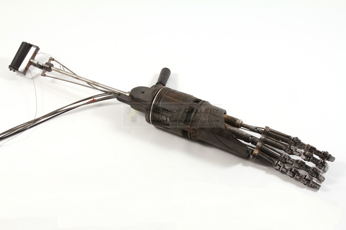 The Prop Gallery  Cable controlled T-600 endoskeleton arm