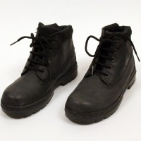 Denny Peters (Barclay Wright) boots