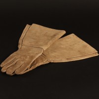 Cavalry gauntlets