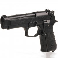 John McClane (Bruce Willis) stunt Beretta 92F