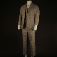 Albert Breslau (Alan Oppenheimer) suit