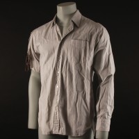 Zeus Carver (Samuel L. Jackson) distressed shirt