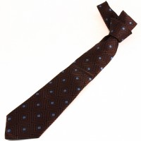 James Bond (Pierce Brosnan) tie