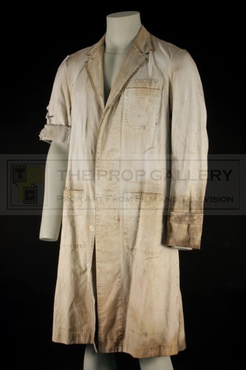 Dr. Curt Connors (Rhys Ifans) laboratory coat