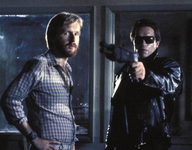 James Cameron directs Arnold Schwarzenegger behind the scenes.