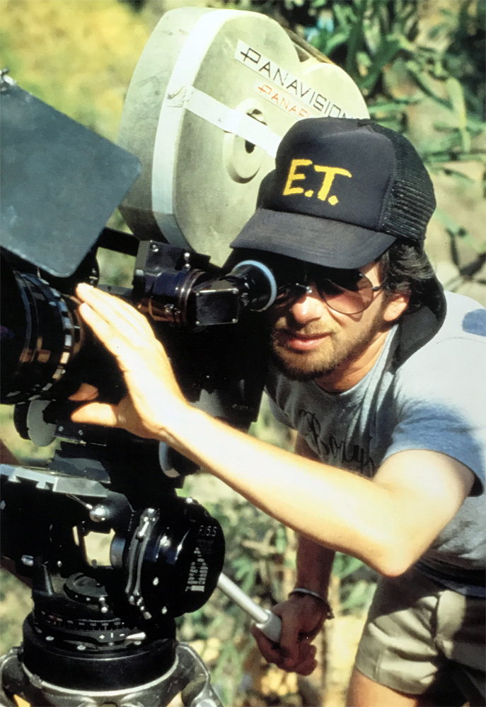 Steven Spielberg behind the scenes on Indiana Jones and the Temple of Doom (1984)